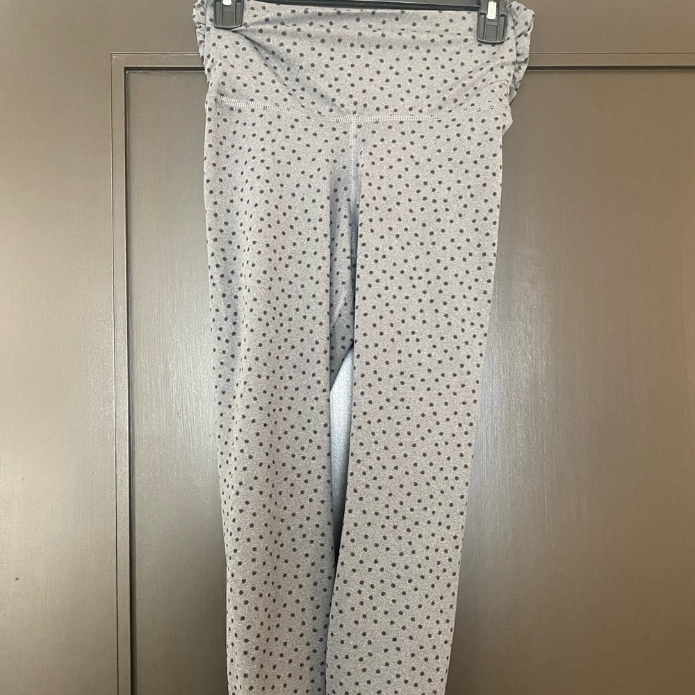 Nike Yoga Twist 7/8 Dark Gray Polka Dot High Rise Athletic Leggings (Medium)